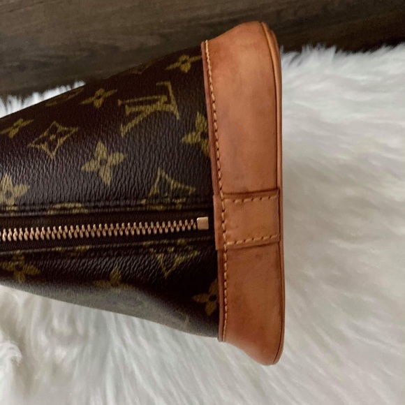 Louis Vuitton Alma Monogram PM - Picture 10 of 15
